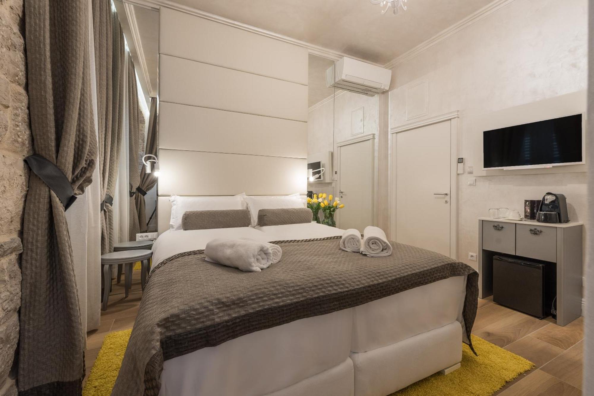 Zara Palace - Design Rooms ภายนอก รูปภาพ